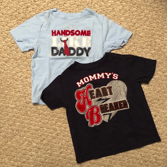 ❤️ 4/$20 Boys Mommy/Daddy T-shirts, Set of 2 - Picture 1 of 5